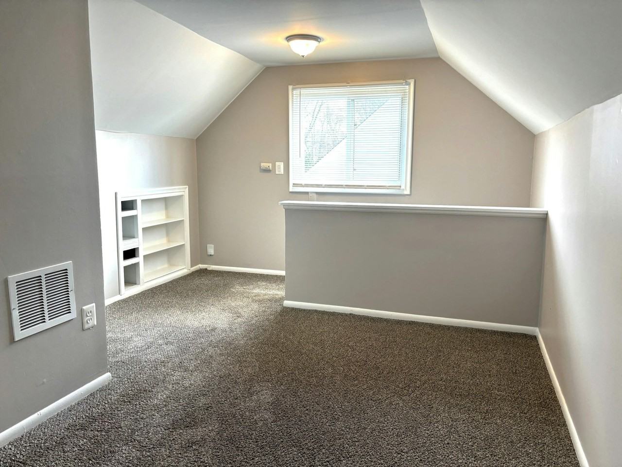 24448 Bolam Avenue - Photo 5 of 12