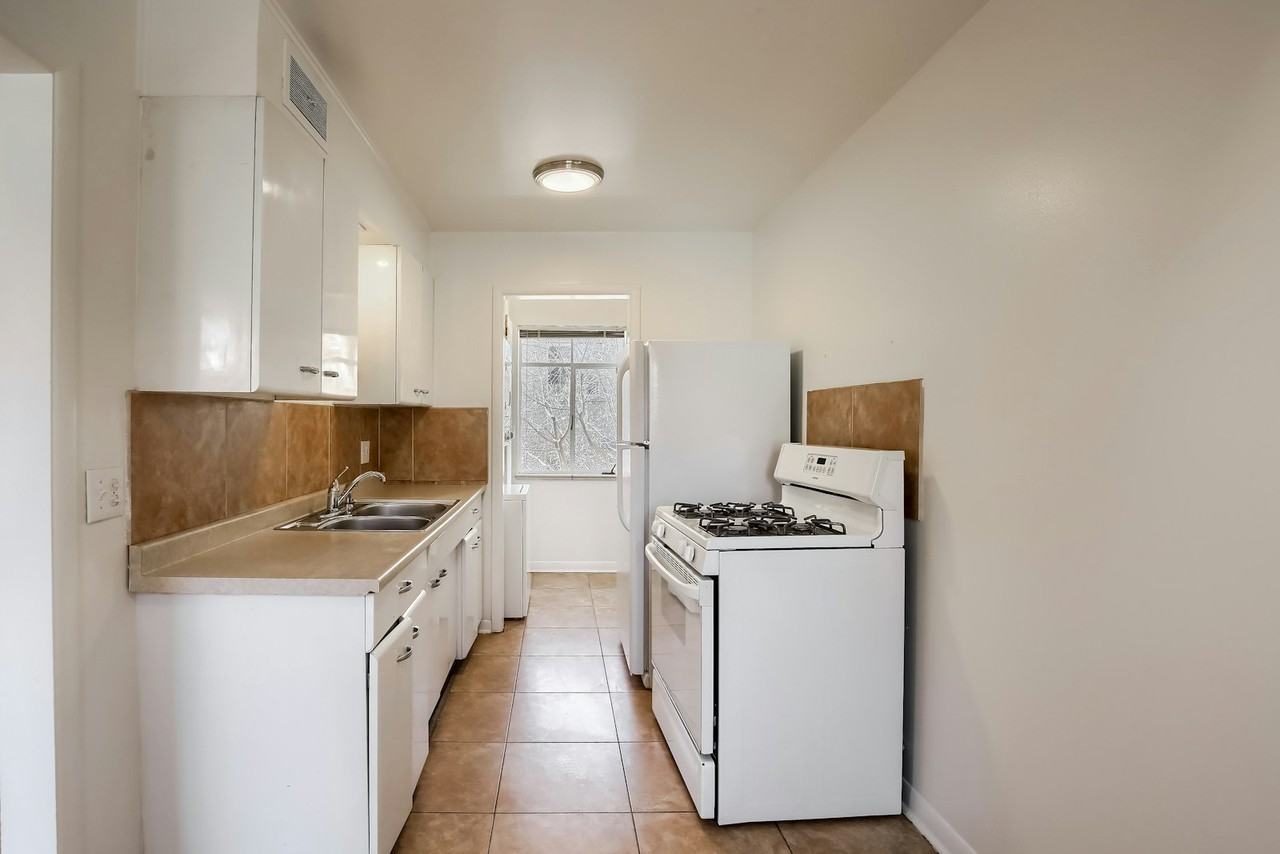 36 North Washington Street - Photo 4 of 13