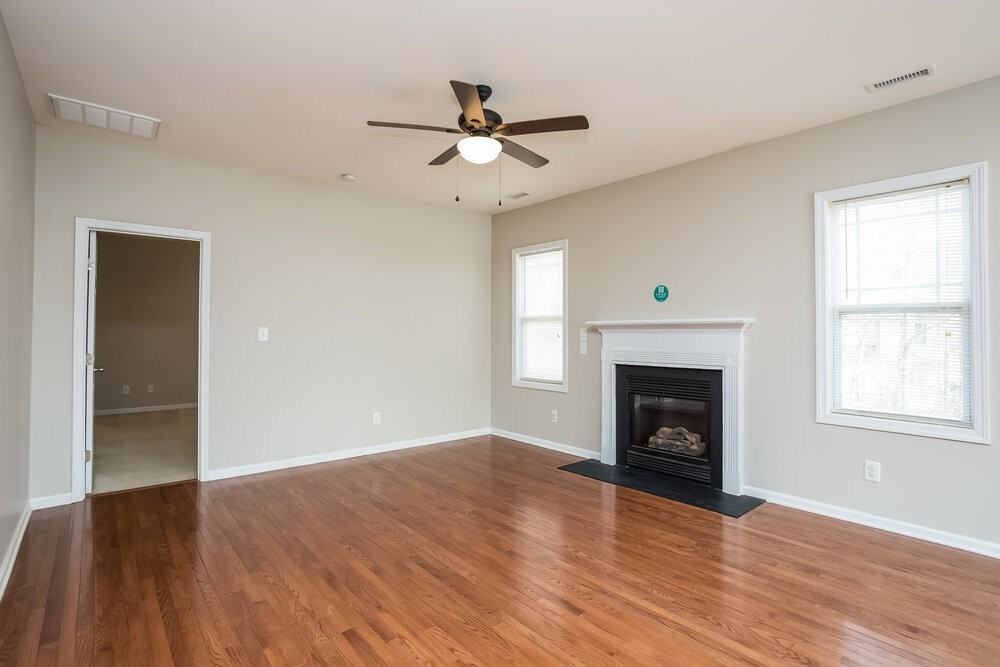 200 Willowbrook Cir - Photo 3 of 15