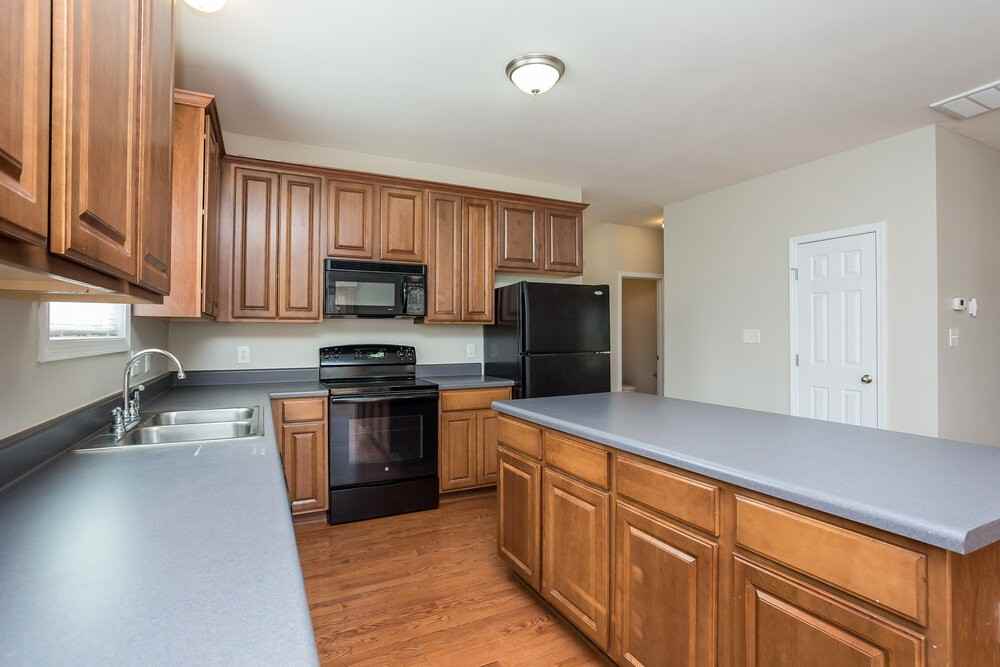 200 Willowbrook Cir - Photo 7 of 15