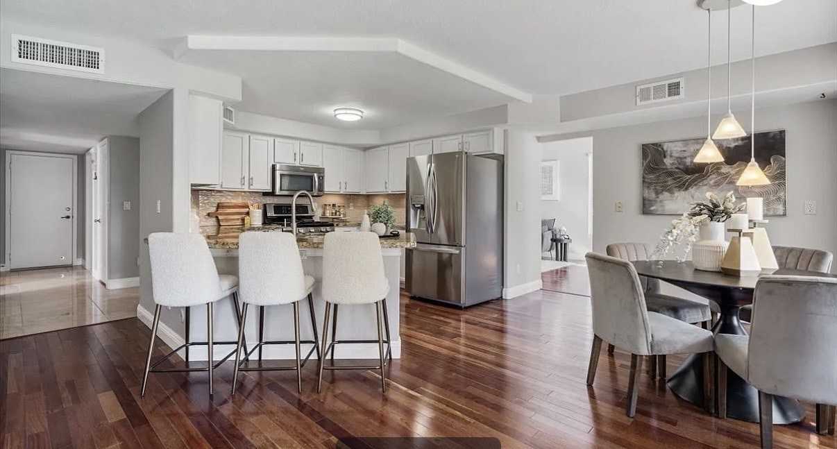 3447 East Glenhaven Drive - Photo 2 of 7