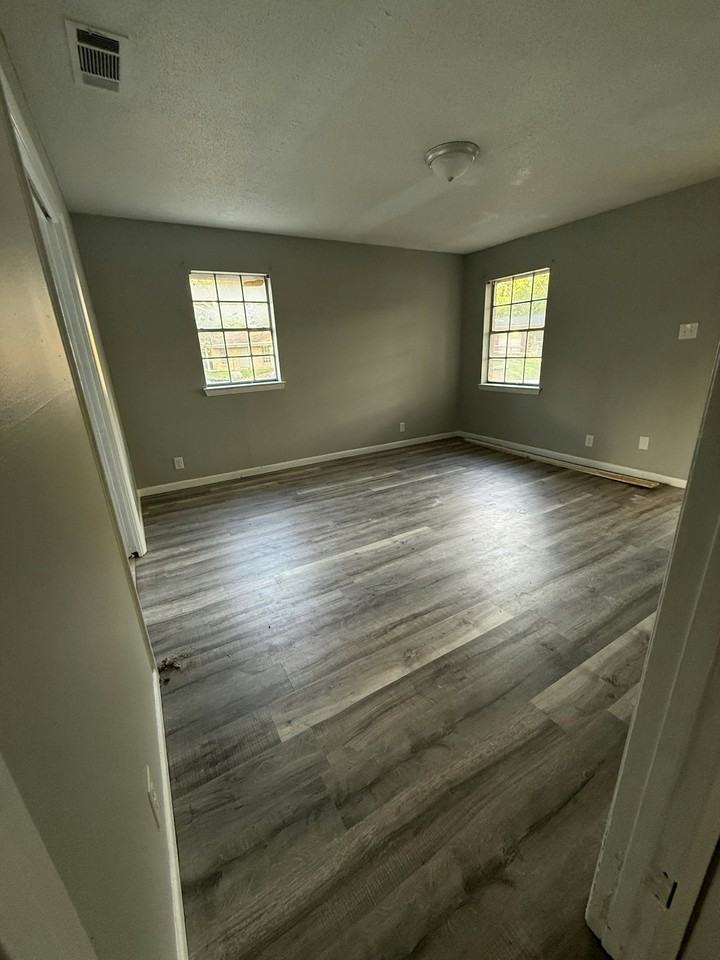 1654 Flicker Drive - Photo 2 of 5