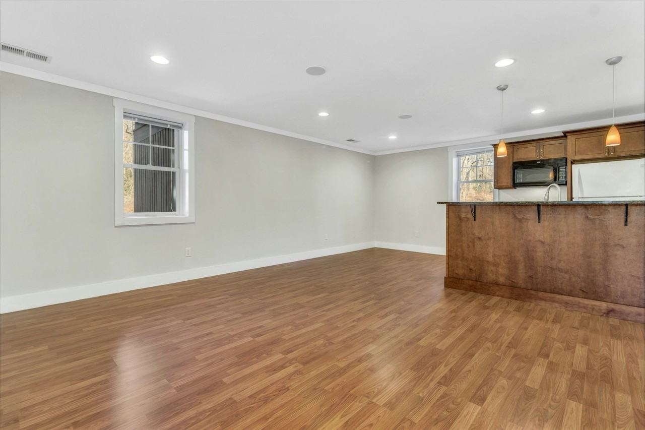 116 Unaka Ave, Unit 2 - Photo 5 of 18