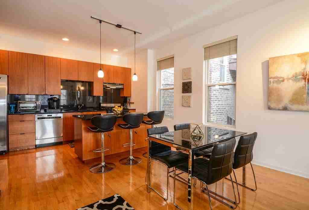 1407 North Wicker Park Avenue, Unit 1 - Photo 4 of 19