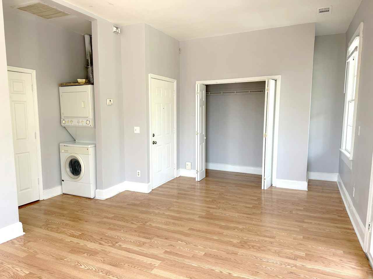 313 East Henry Street, Unit C - Photo 5 of 10