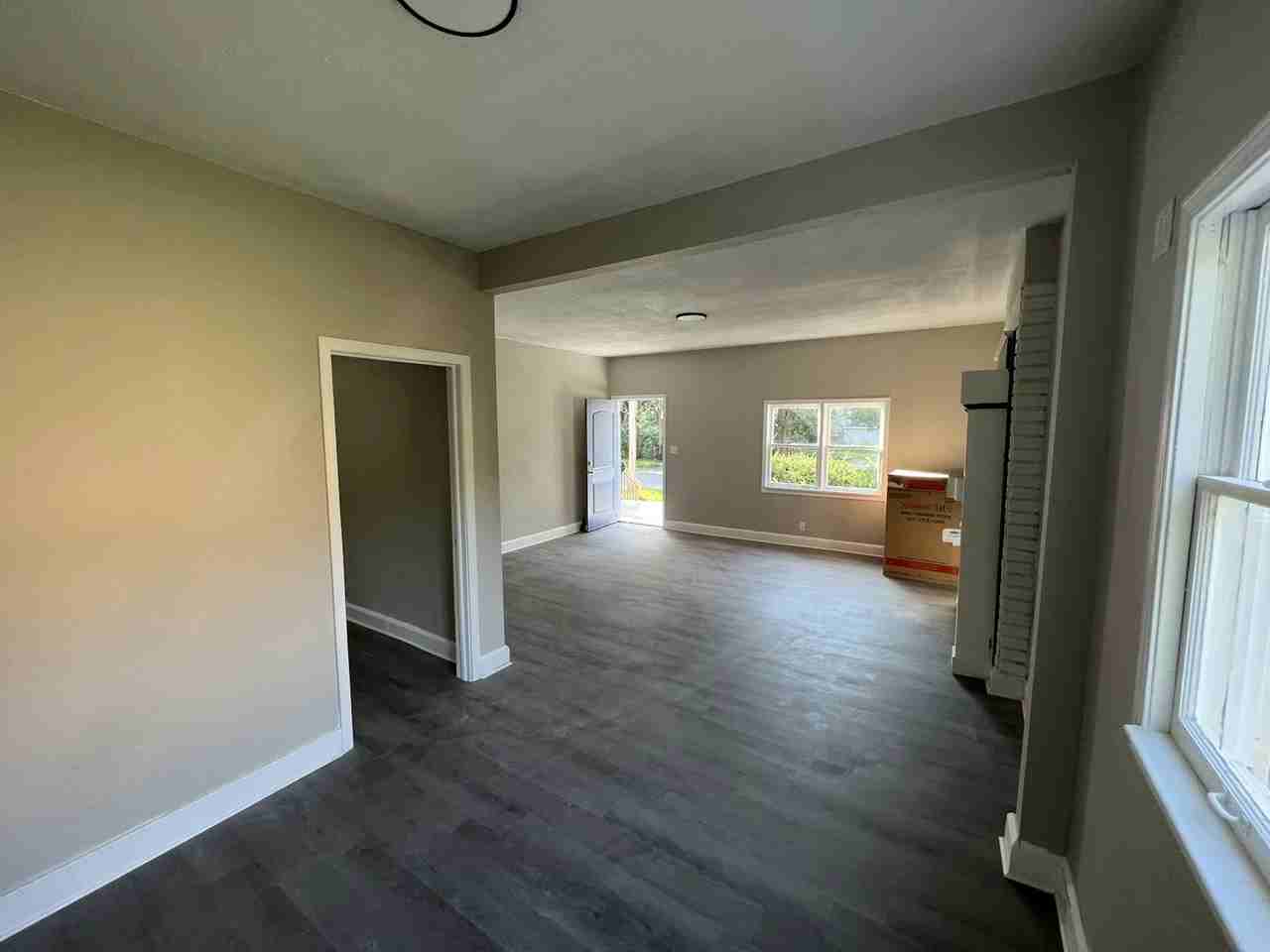 1922 Airline Avenue, Unit 1924 1/2 (Upper) - Photo 3 of 8