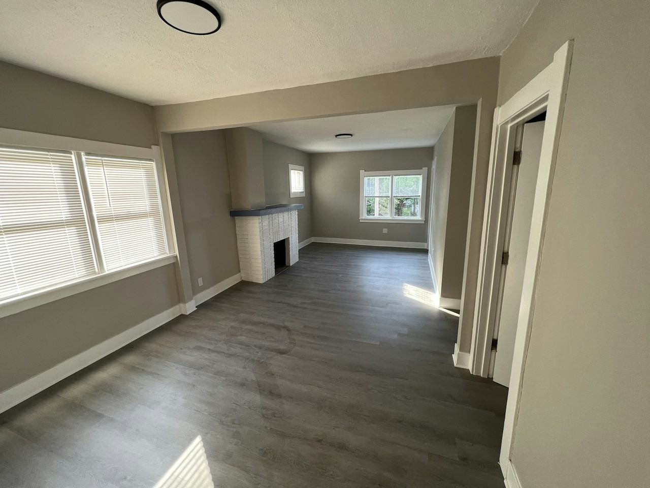 1922 Airline Avenue, Unit 1924 1/2 (Upper) - Photo 4 of 8