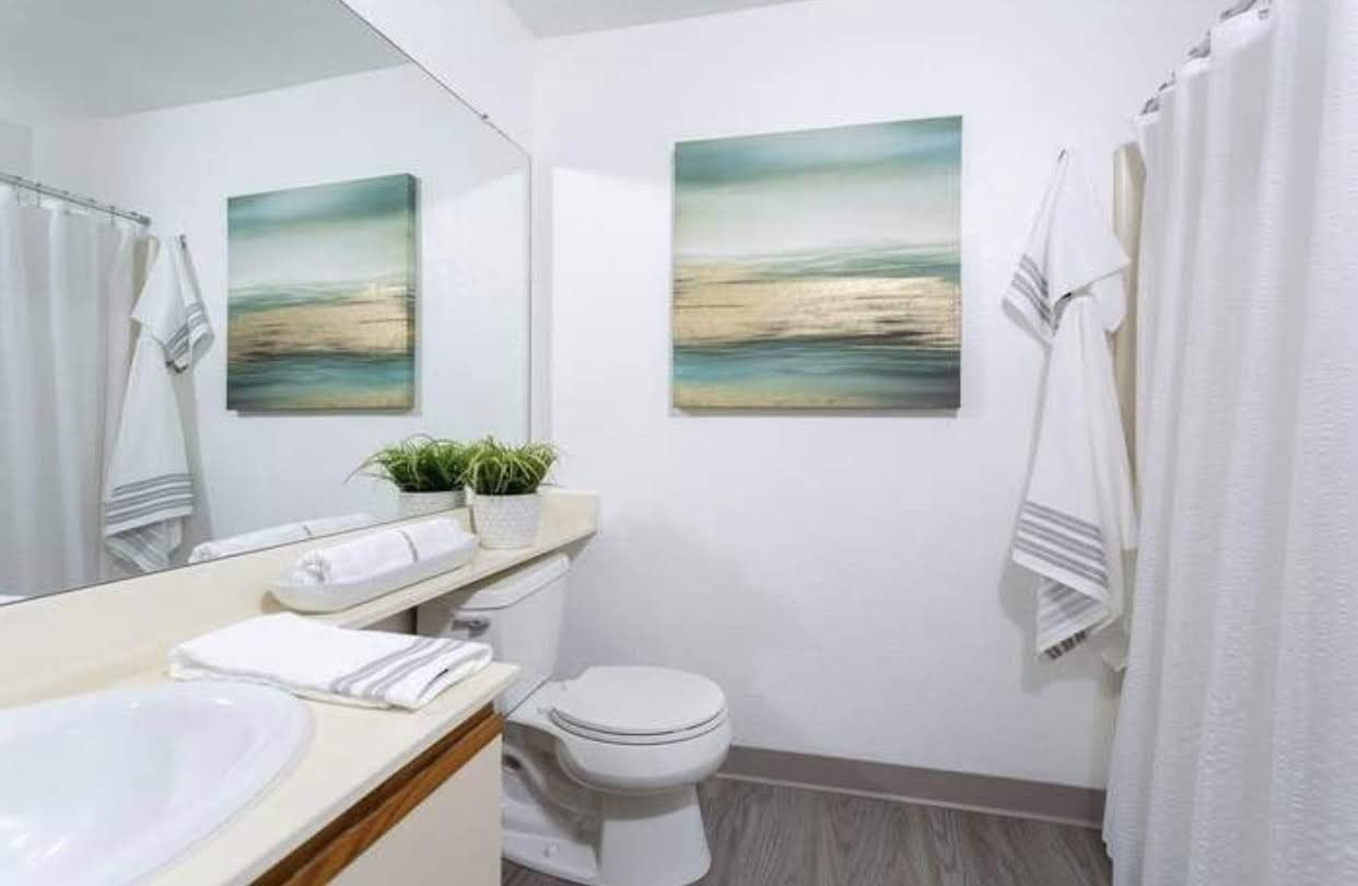 411 Park Avenue, Unit 211 - Photo 5 of 15