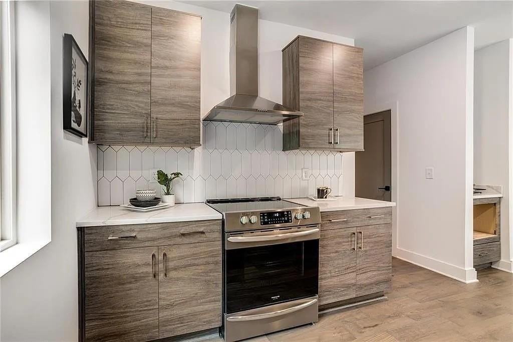 1436 Walker Pl Se - Photo 5 of 26