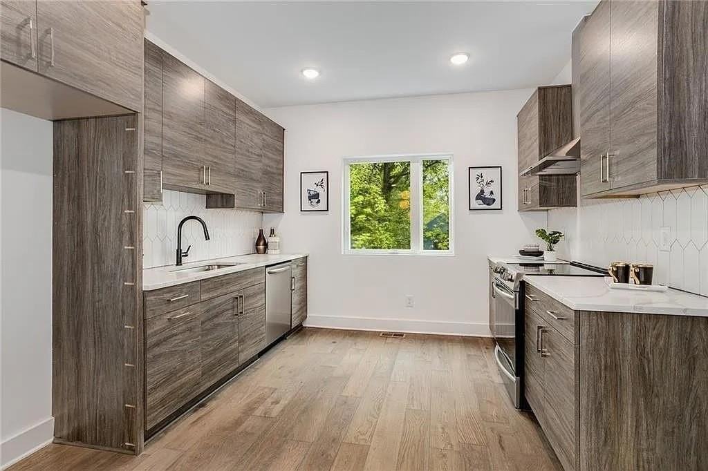 1436 Walker Pl Se - Photo 6 of 26