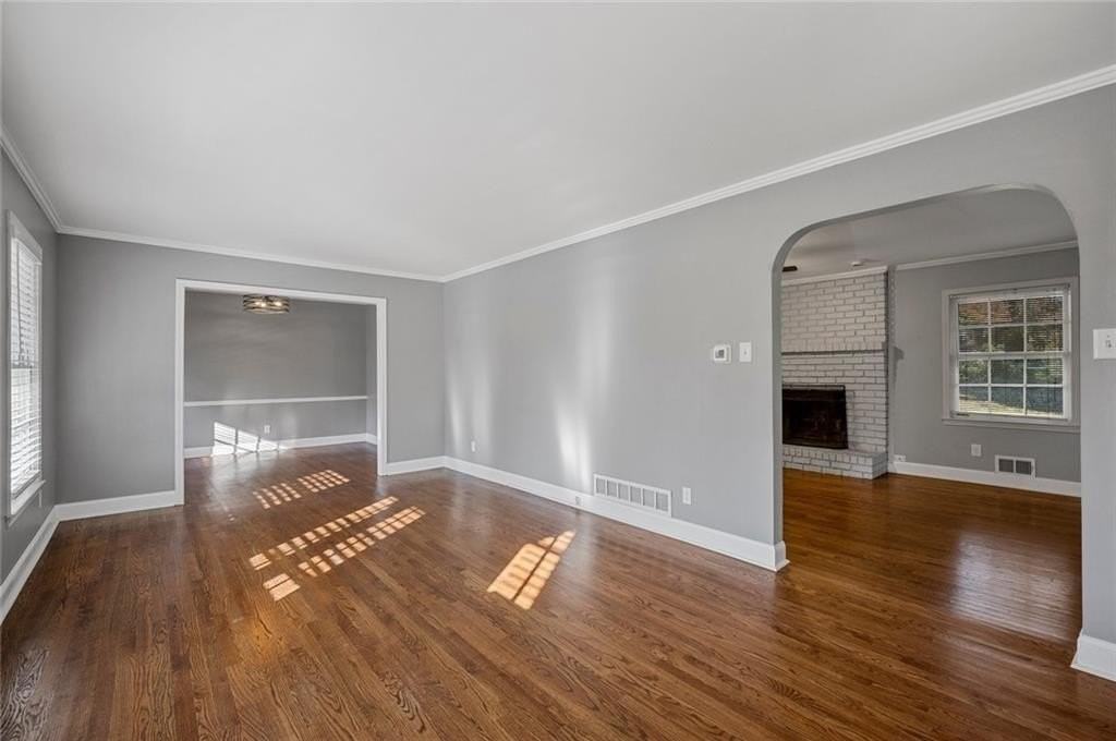 2857 Fontainebleau Dr - Photo 4 of 24