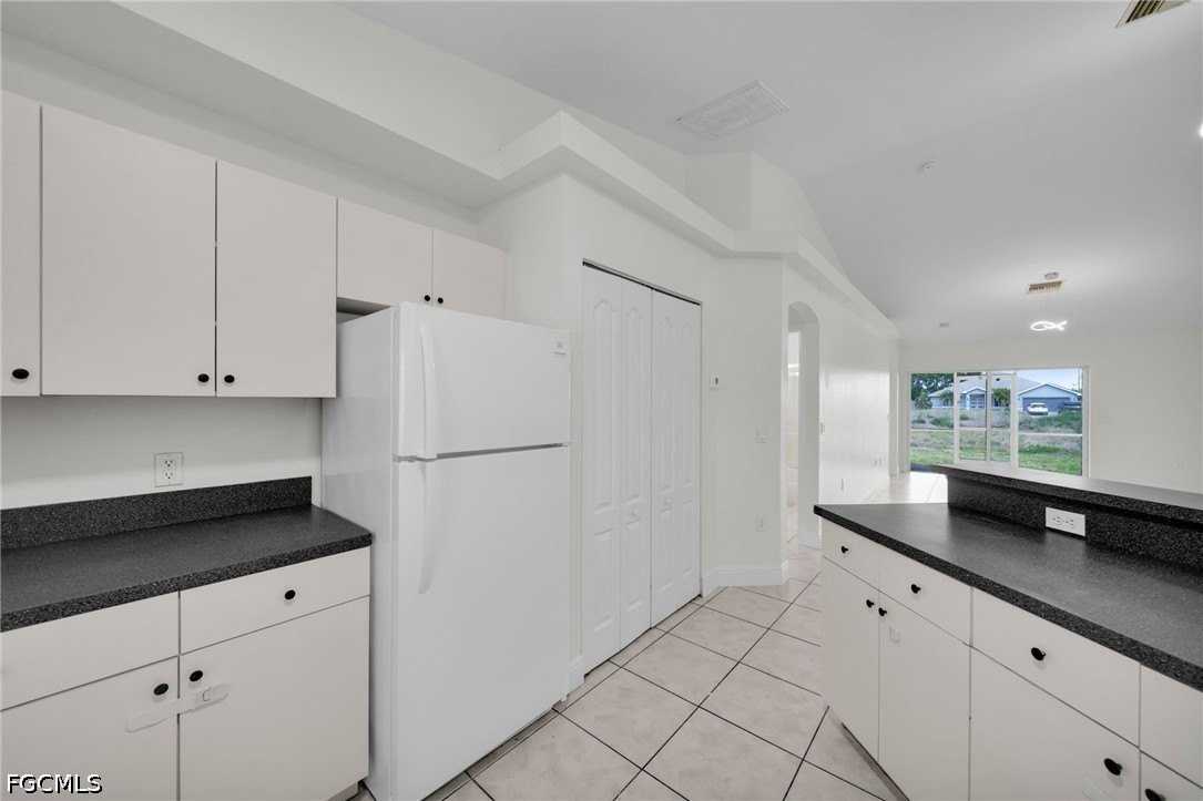 2033 Andalusia Blvd - Photo 3 of 19