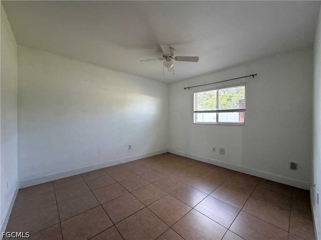 321 Sw 17th St - Photo 7 of 7