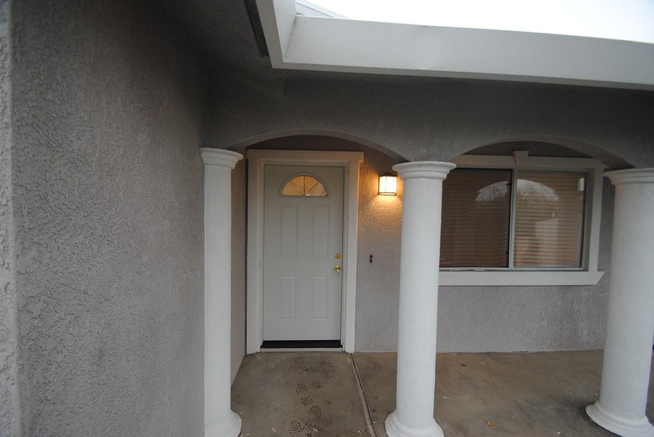 4447 79th St - Photo 2 of 11