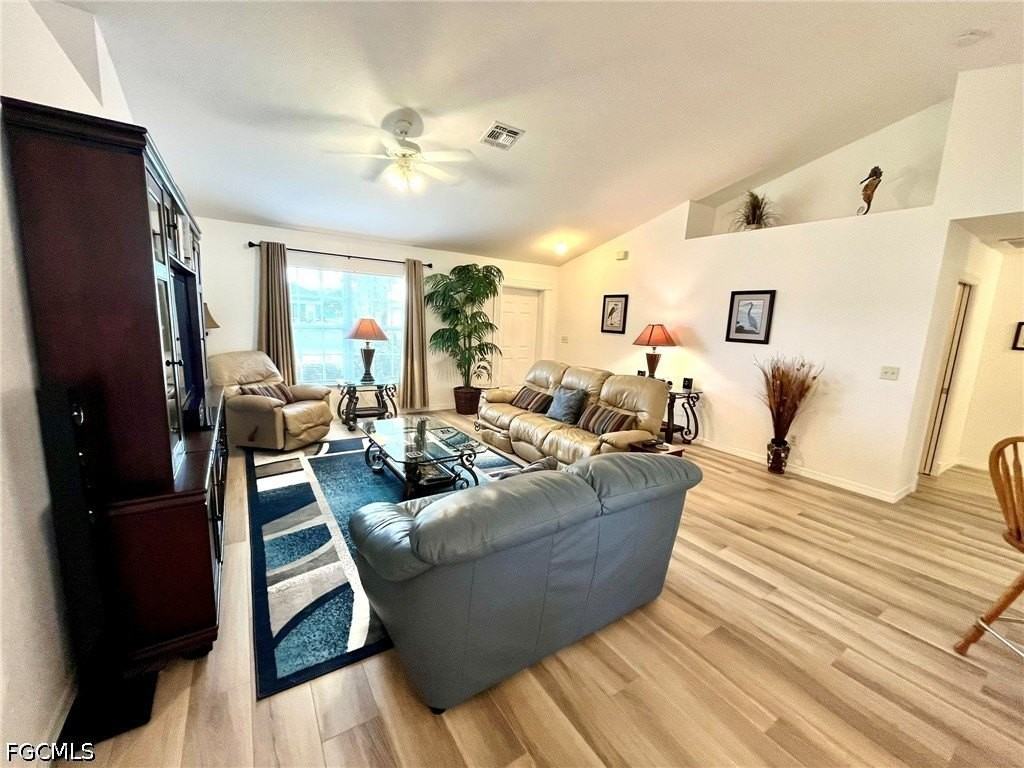 818 Sw 8th Pl - Photo 6 of 26