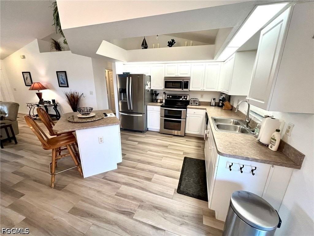 818 Sw 8th Pl - Photo 7 of 26