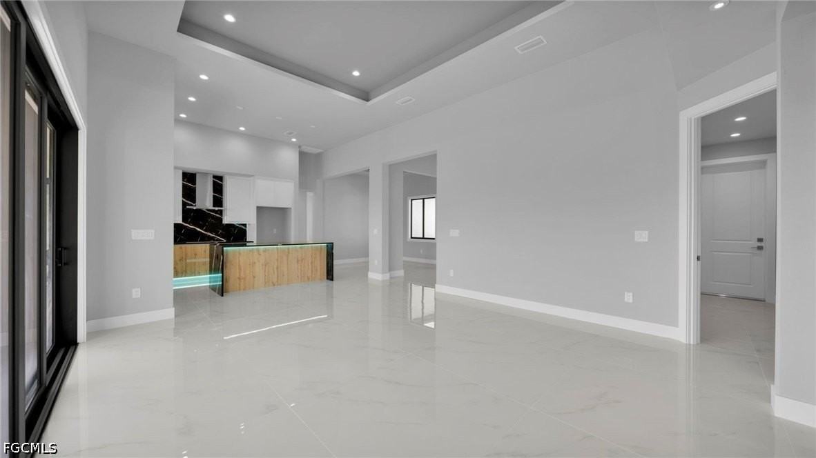 1521 Nw 37th Ave - Photo 2 of 33