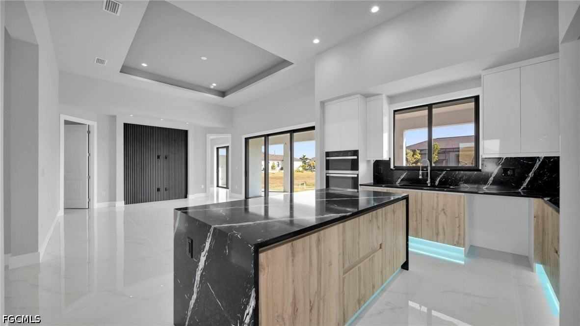 1521 Nw 37th Ave - Photo 6 of 33