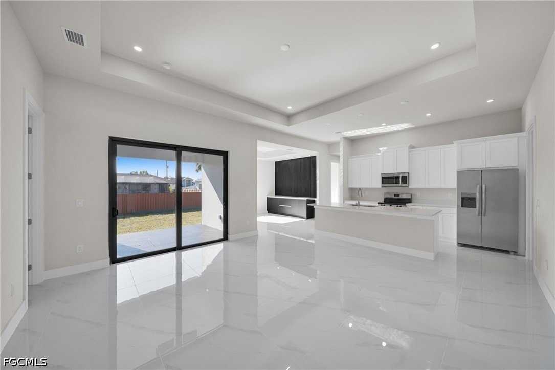 2913 14th St W - Photo 2 of 38