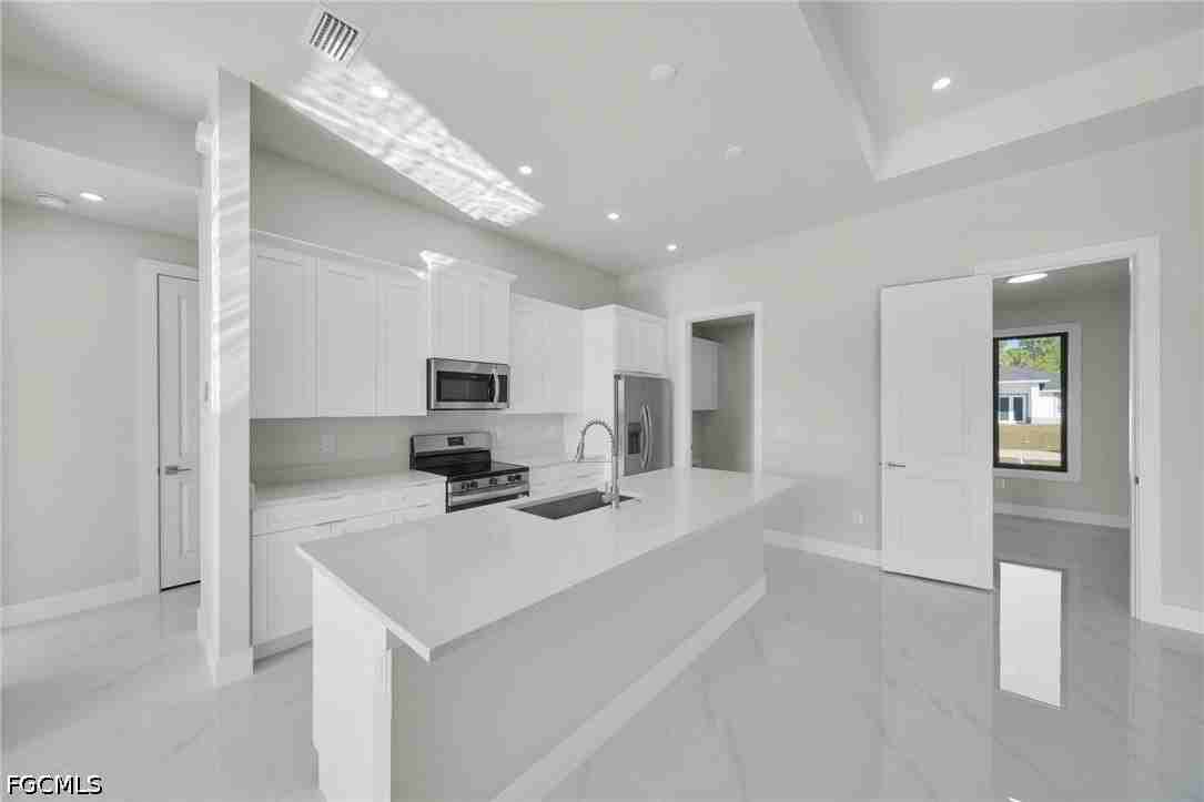 2913 14th St W - Photo 4 of 38