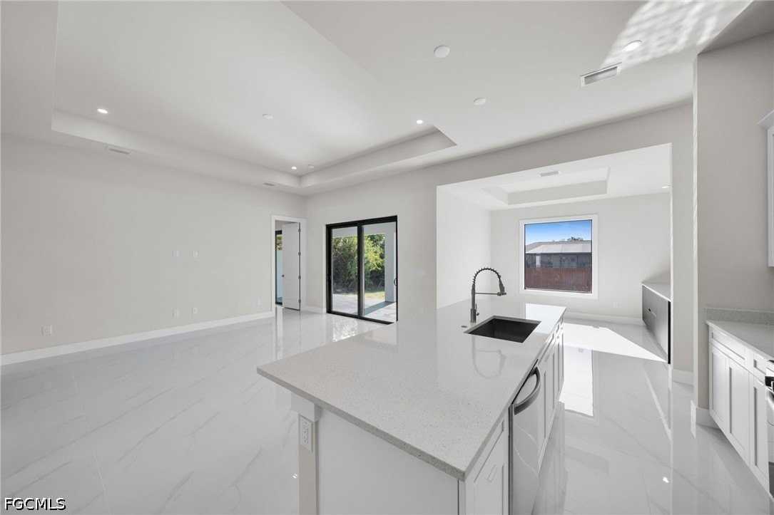 2913 14th St W - Photo 7 of 38