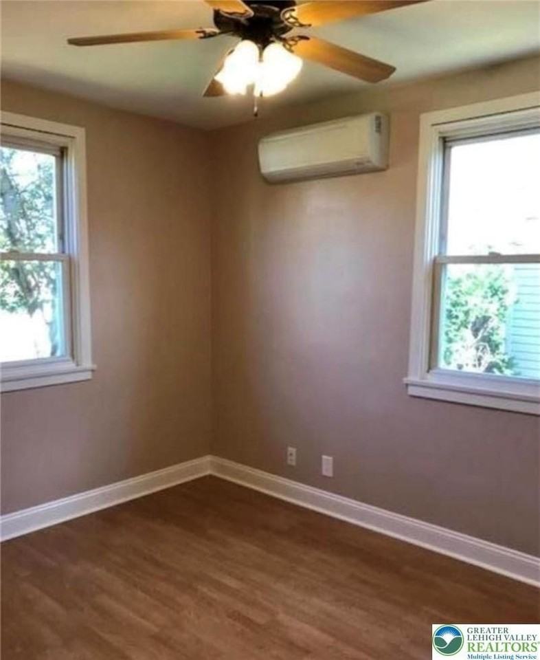 121 E Union St - Photo 4 of 6