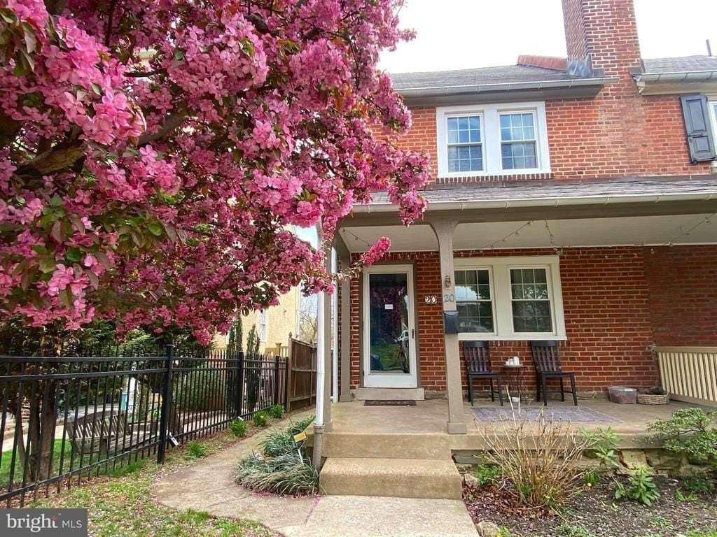 20 E Abington Ave - Photo 2 of 32