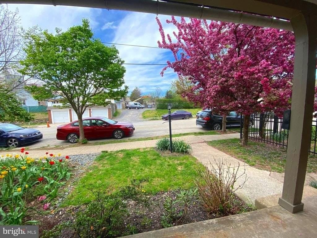 20 E Abington Ave - Photo 4 of 32