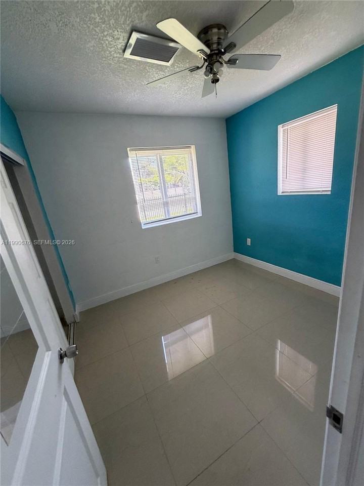 12210 Ne 14th Ave - Photo 3 of 8