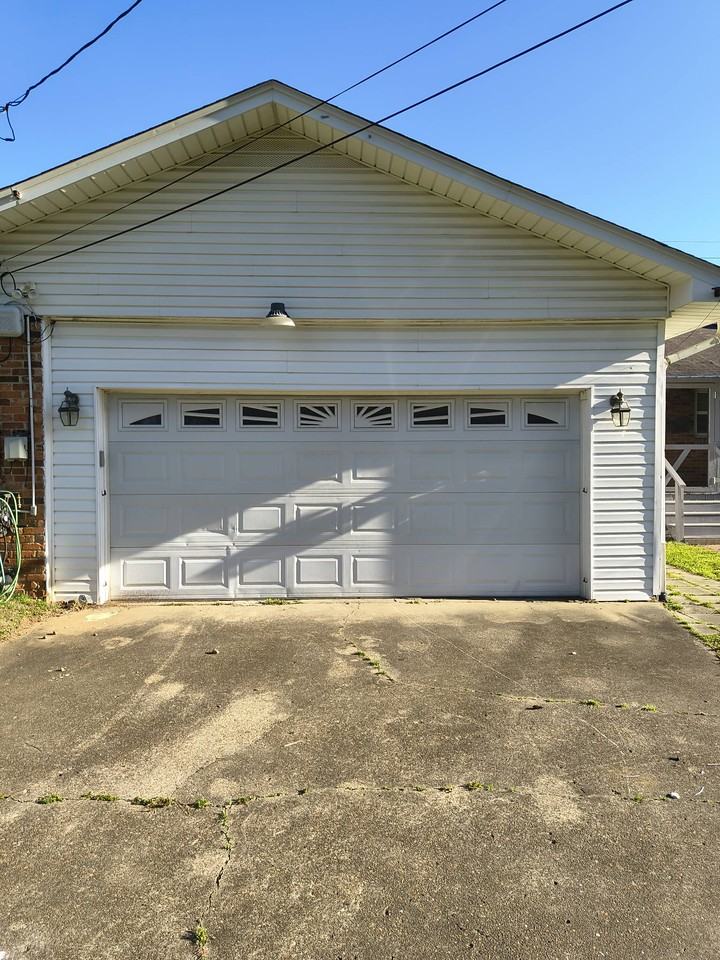 1202 Rickwood Rd - Photo 5 of 24