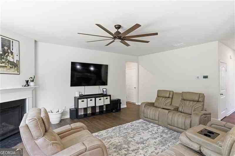 296 Maple Brook Dr - Photo 4 of 47