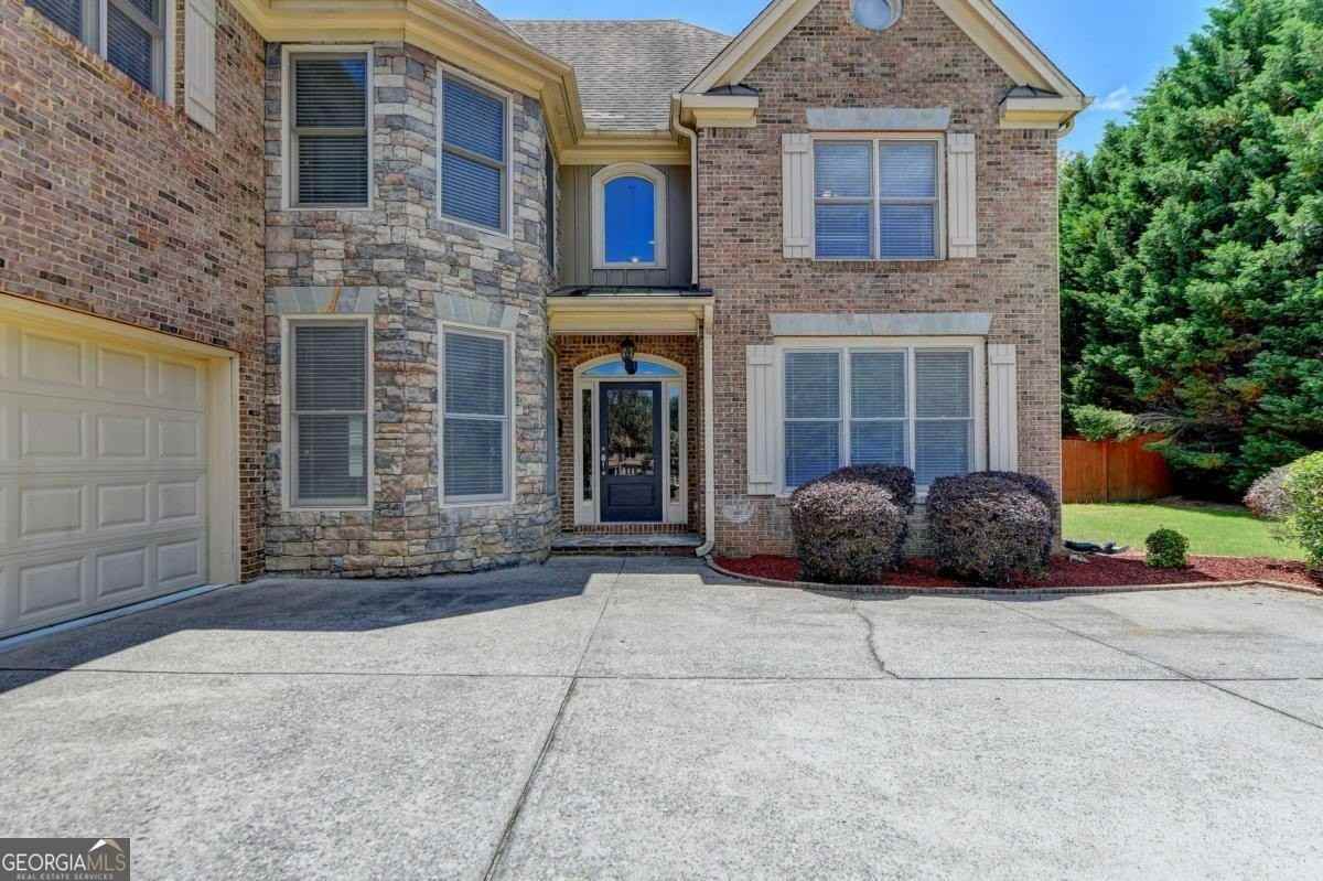 1515 Boomer Cir - Photo 2 of 35