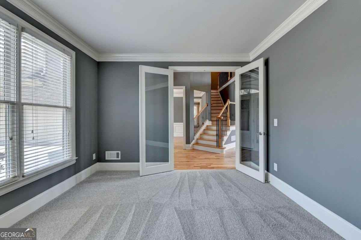 1515 Boomer Cir - Photo 6 of 35