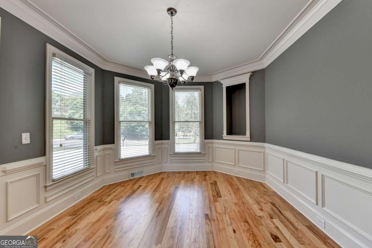 1515 Boomer Cir - Photo 7 of 35