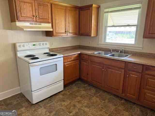 135 Fairview Ave - Photo 4 of 14