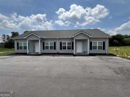 featured image of Memorial Rd