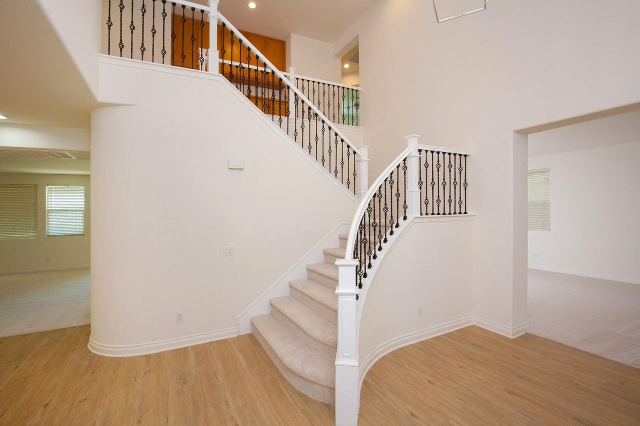 24318 Via La Casa - Photo 5 of 28