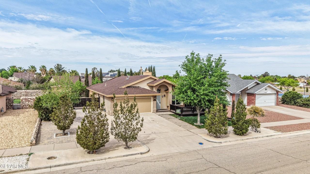 5733 Saplinas Rd - Photo 2 of 50