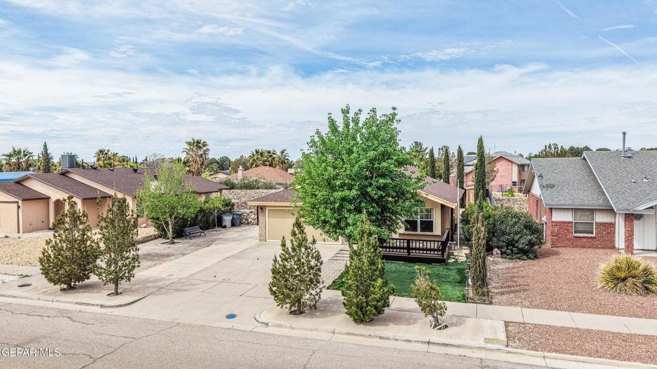 5733 Saplinas Rd - Photo 5 of 50