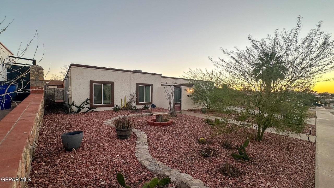 6916 Polvadera Dr - Photo 2 of 41