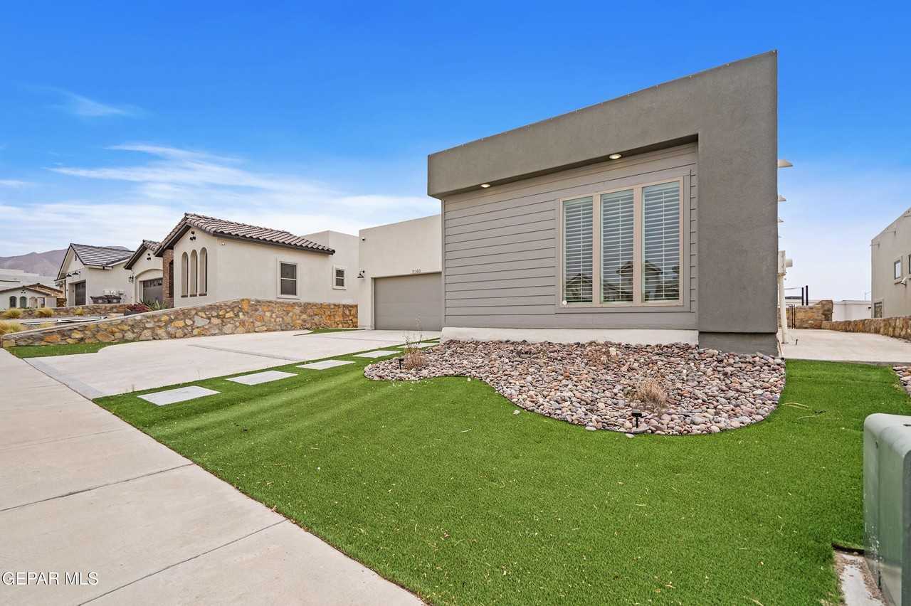 7348 Mule Team Dr - Photo 2 of 31