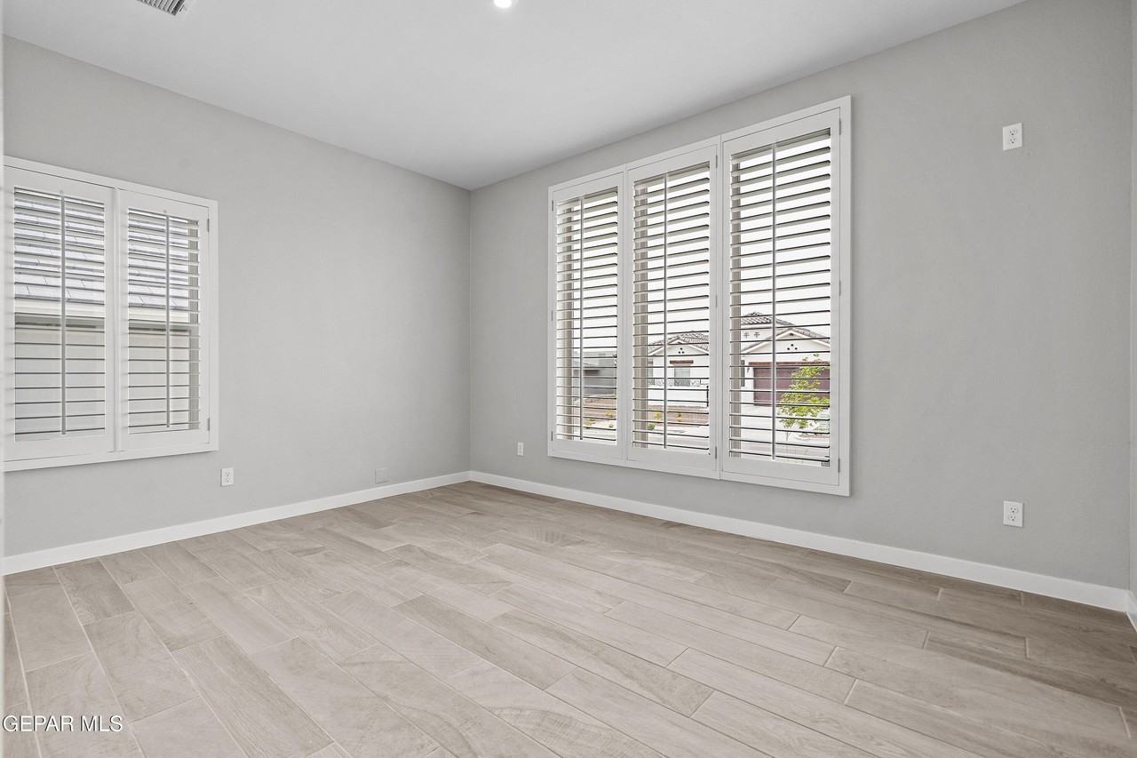 7348 Mule Team Dr - Photo 7 of 31