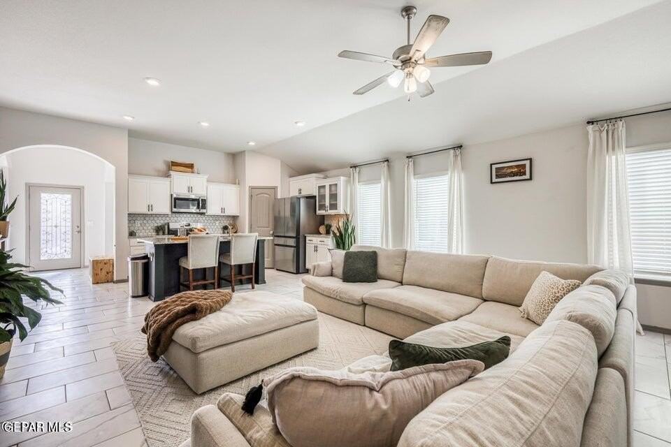 329 Samuel Vista St - Photo 4 of 20