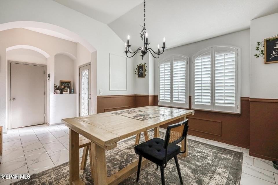 329 Samuel Vista St - Photo 6 of 20