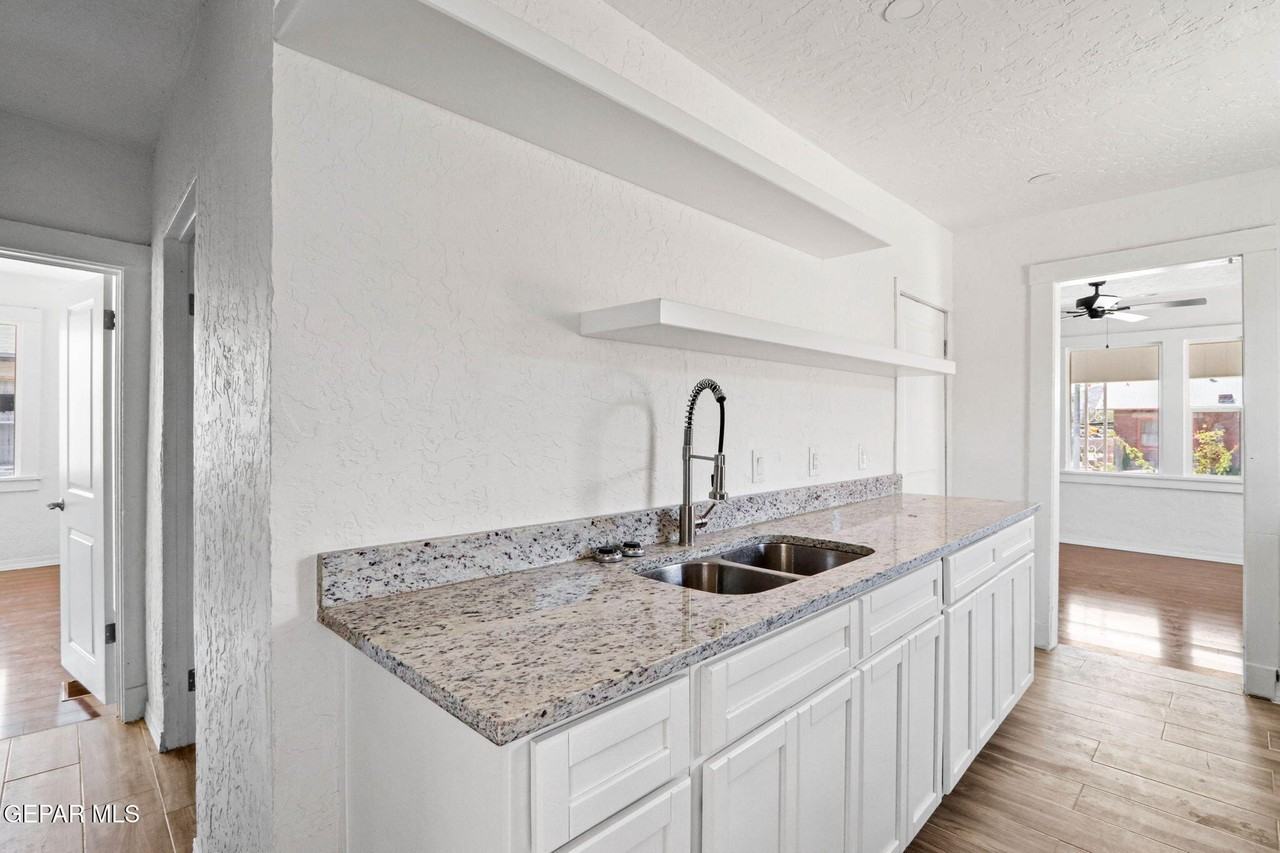 1116 N Copia St - Photo 4 of 12