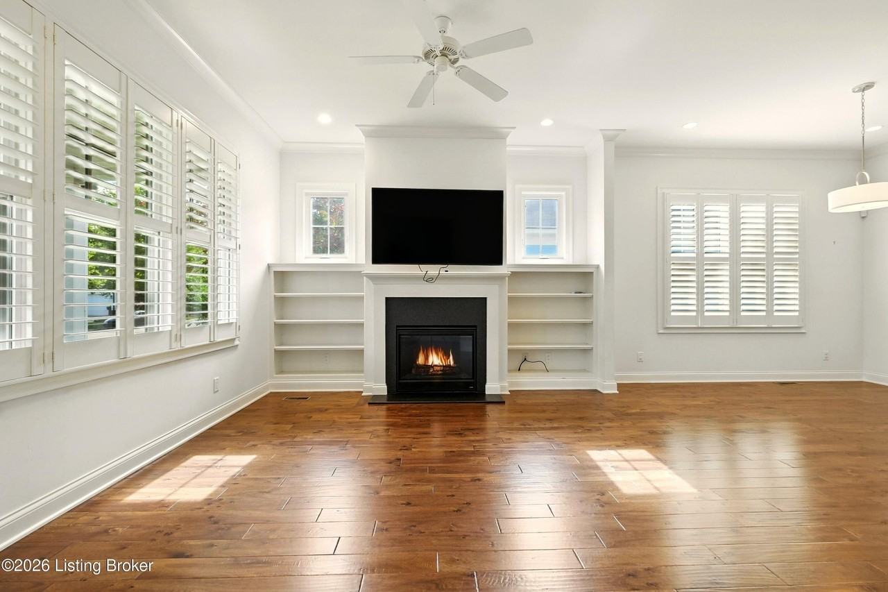 8707 Featherbell Blvd - Photo 7 of 48