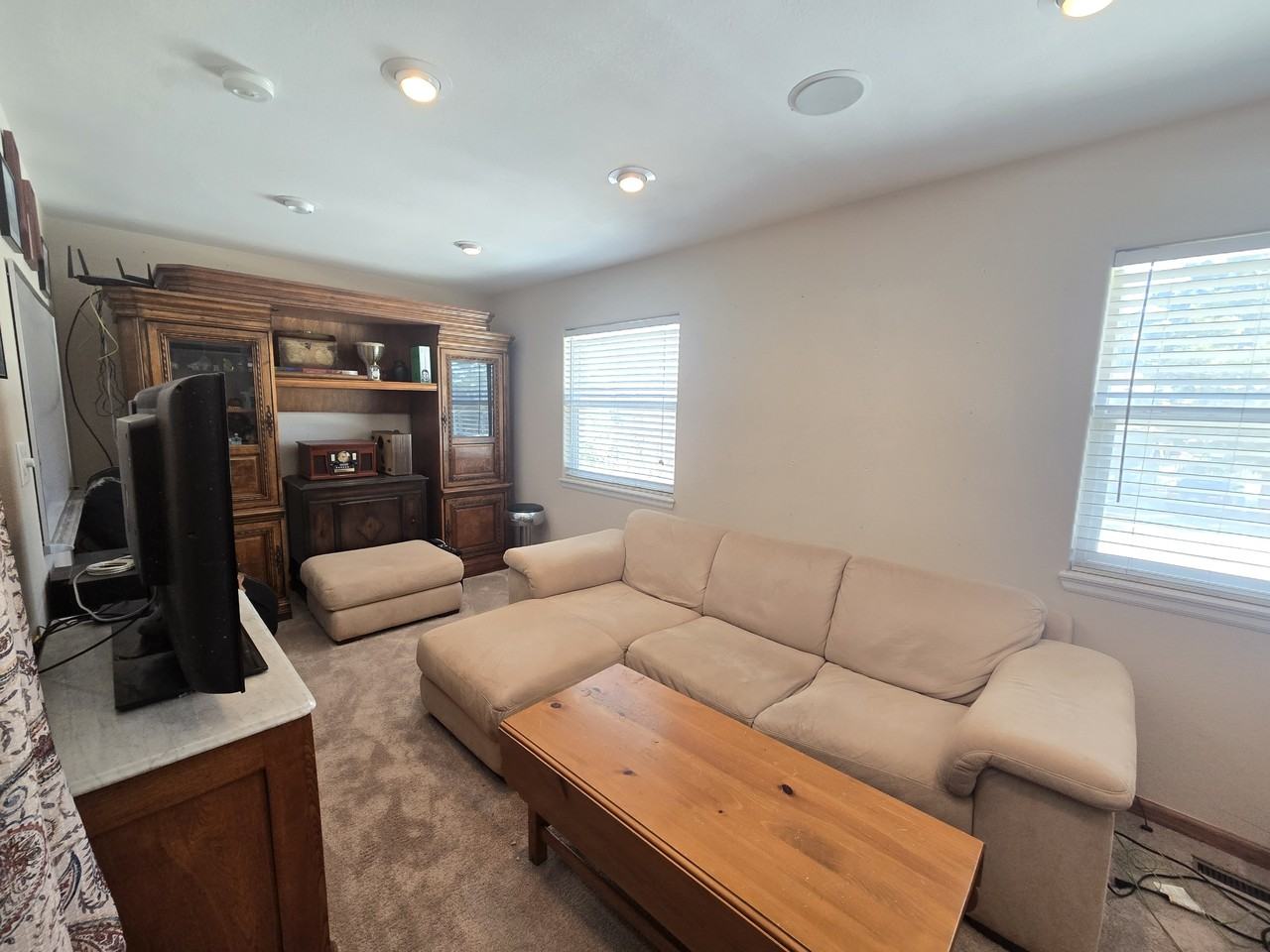 5620 Del Paz Dr #1 - Photo 6 of 20