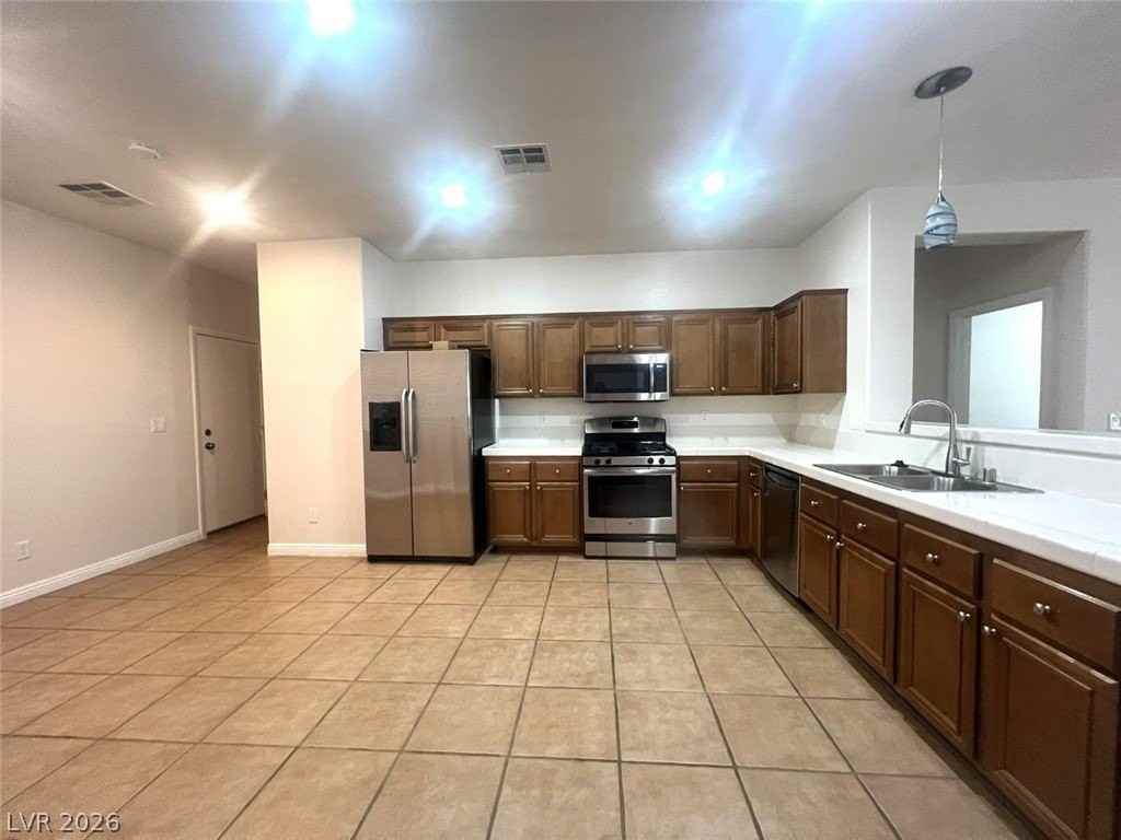 11027 Village Crest Ln - Photo 3 of 22