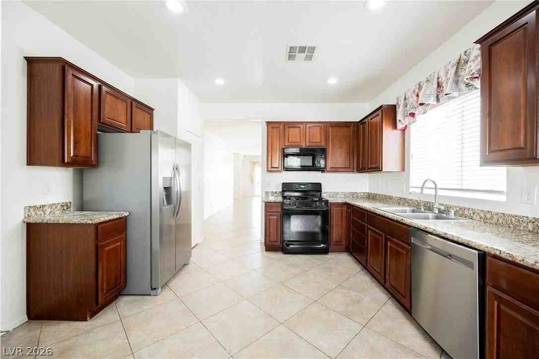 2609 Desert Sparrow Ave - Photo 5 of 50