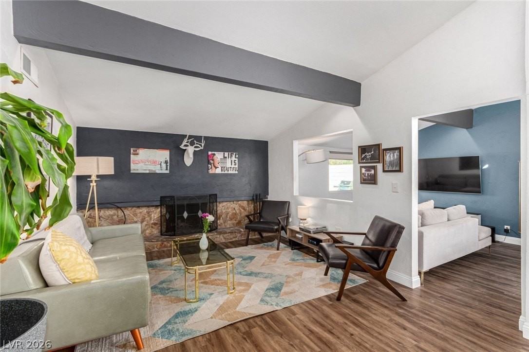 1818 Ottawa Dr - Photo 6 of 36